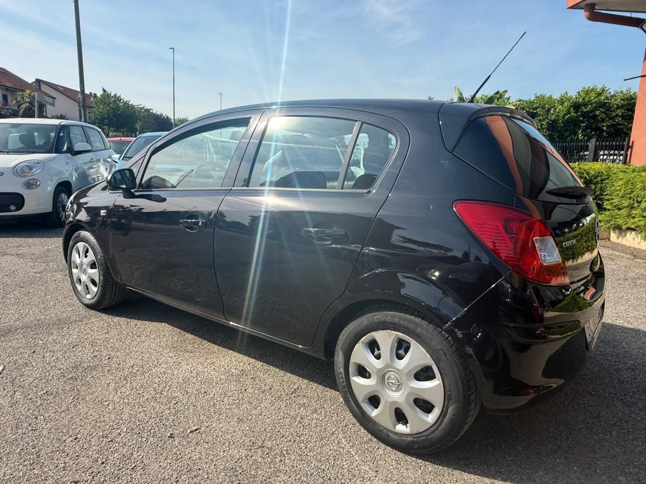 Opel Corsa 1.2 5 porte Cosmo