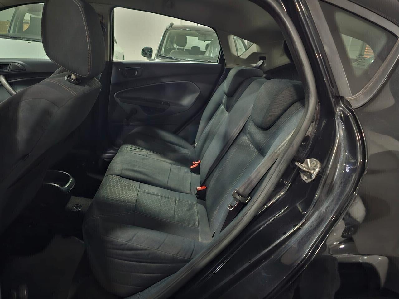 NUOVA FORD FIESTA TITANIUM 1.4 TDCI 70CV PER NEOPATENTATI