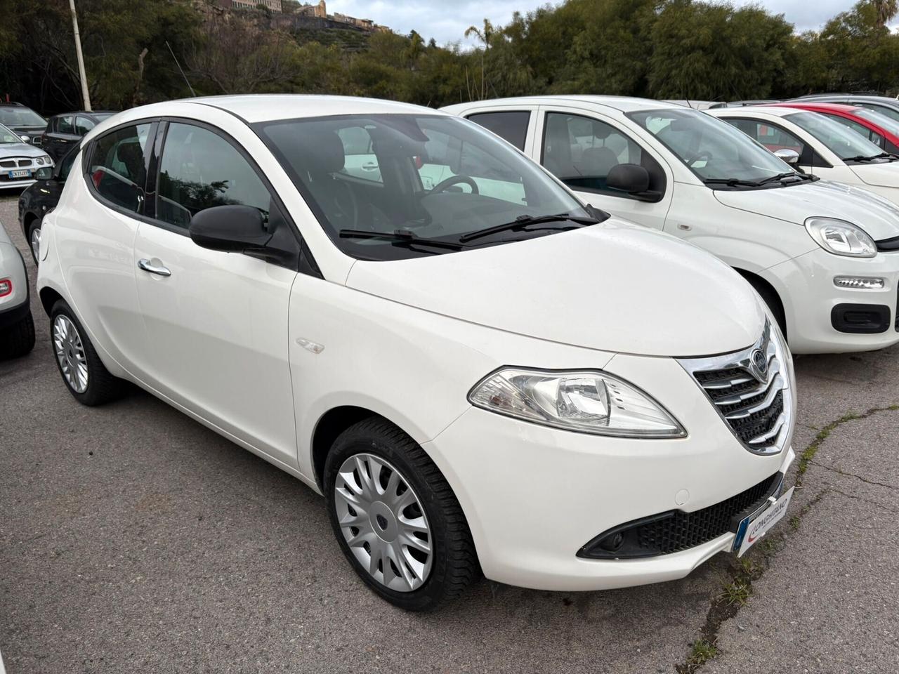 Lancia Ypsilon 1.2 69 CV 5 porte S&S Silver