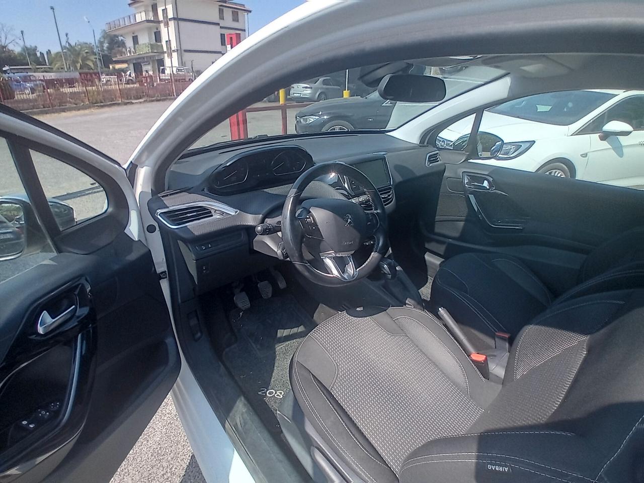 Peugeot 208 1.2 82cv Allure finanzio