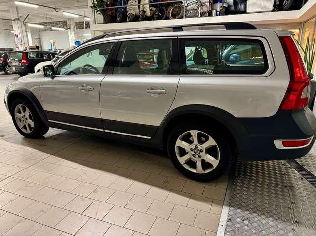 Volvo XC70 XC70 2.4 d5 Momentum awd 205cv geartronic