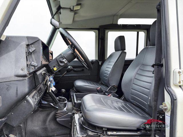 LAND ROVER Defender 110 2.5 Td5 cat Station Wagon SE - AUTOCARRO N1