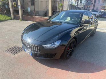 Maserati Ghibli V6 430 CV