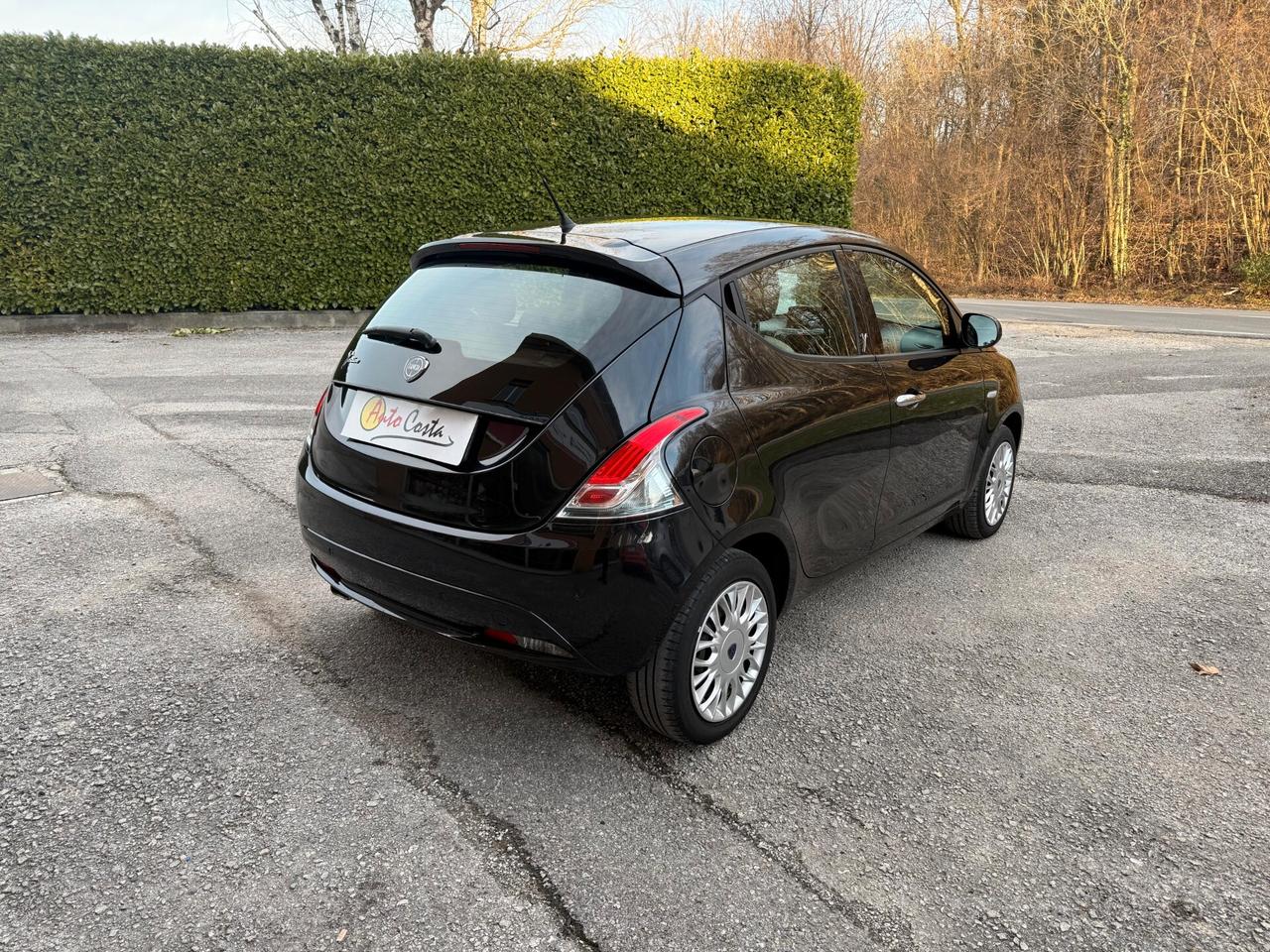 Lancia Ypsilon 1.3 MJT 95 CV 5Porte Gold E6