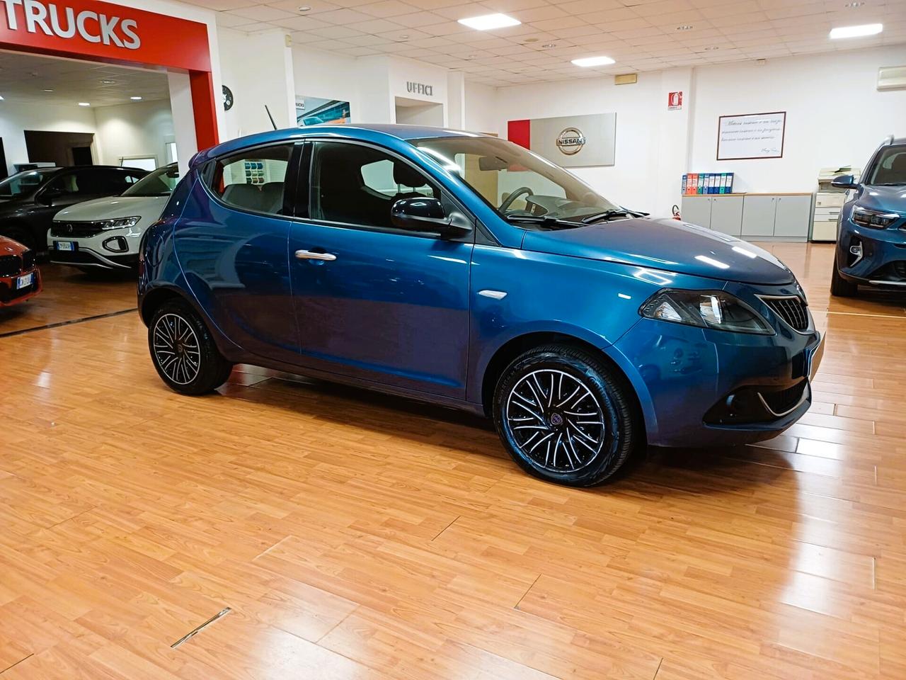Lancia Ypsilon 1.0 FireFly 5 porte S&S Hybryd Gold