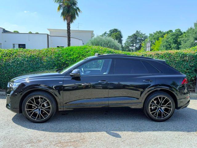 AUDI Q8 50 TDI 286 CV quattro S line edition Black Pack