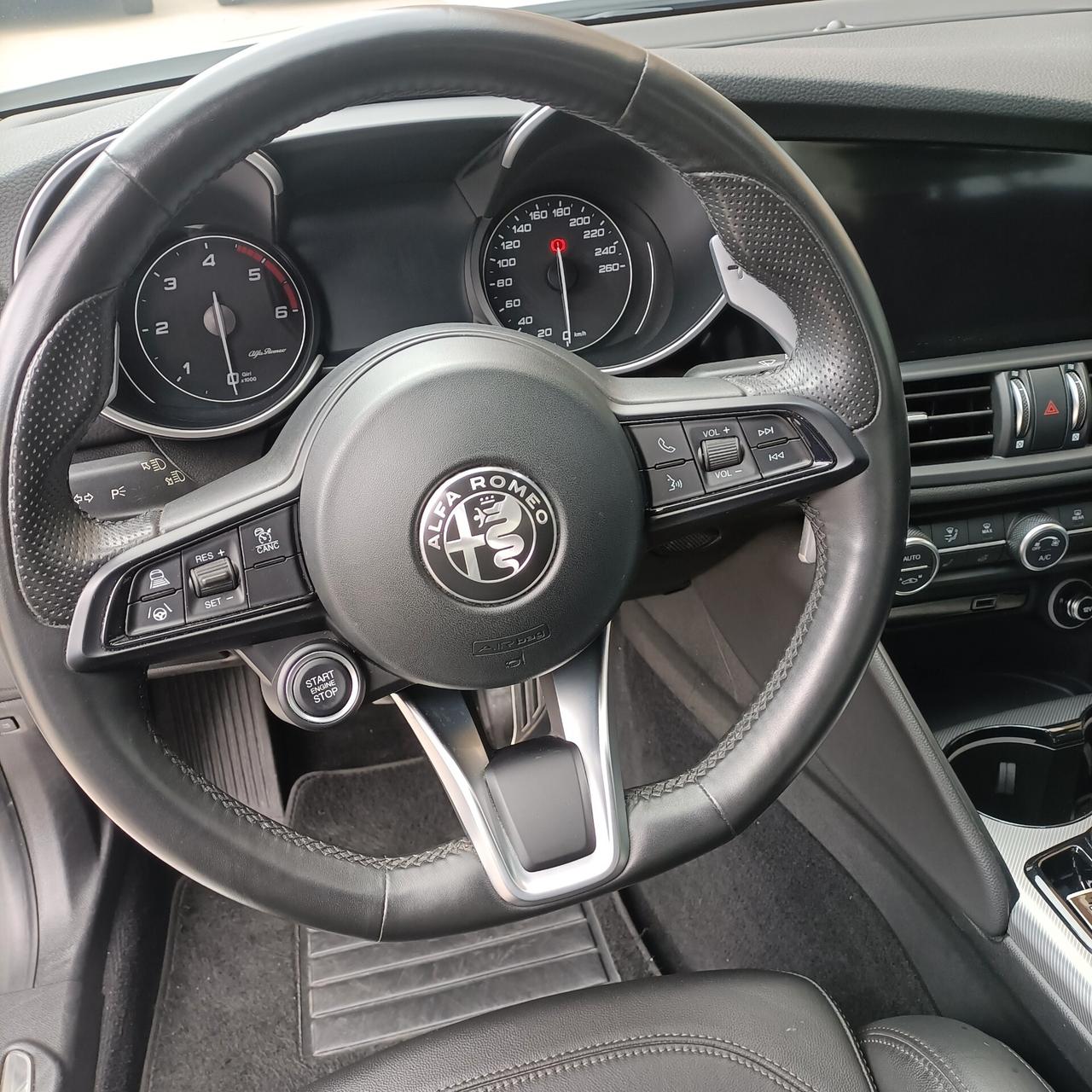 Alfa Romeo Giulia 2.2 Turbodiesel 210 CV AT8 AWD Q4 Veloce