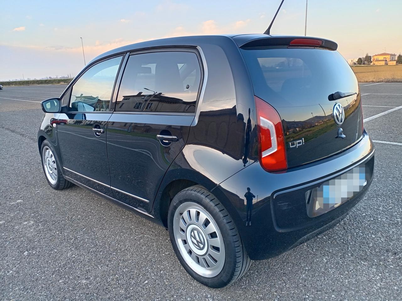 Volkswagen up! 1.0 75 CV 5p. high