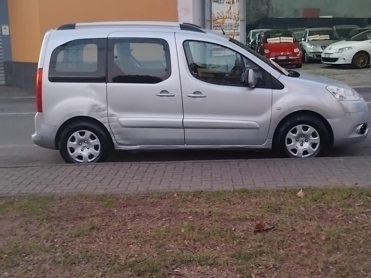 Peugeot Partner Tepee 1.6 HDi 90CV Outdoor 5 POSTI FURGONATO X NEO PATENTATI