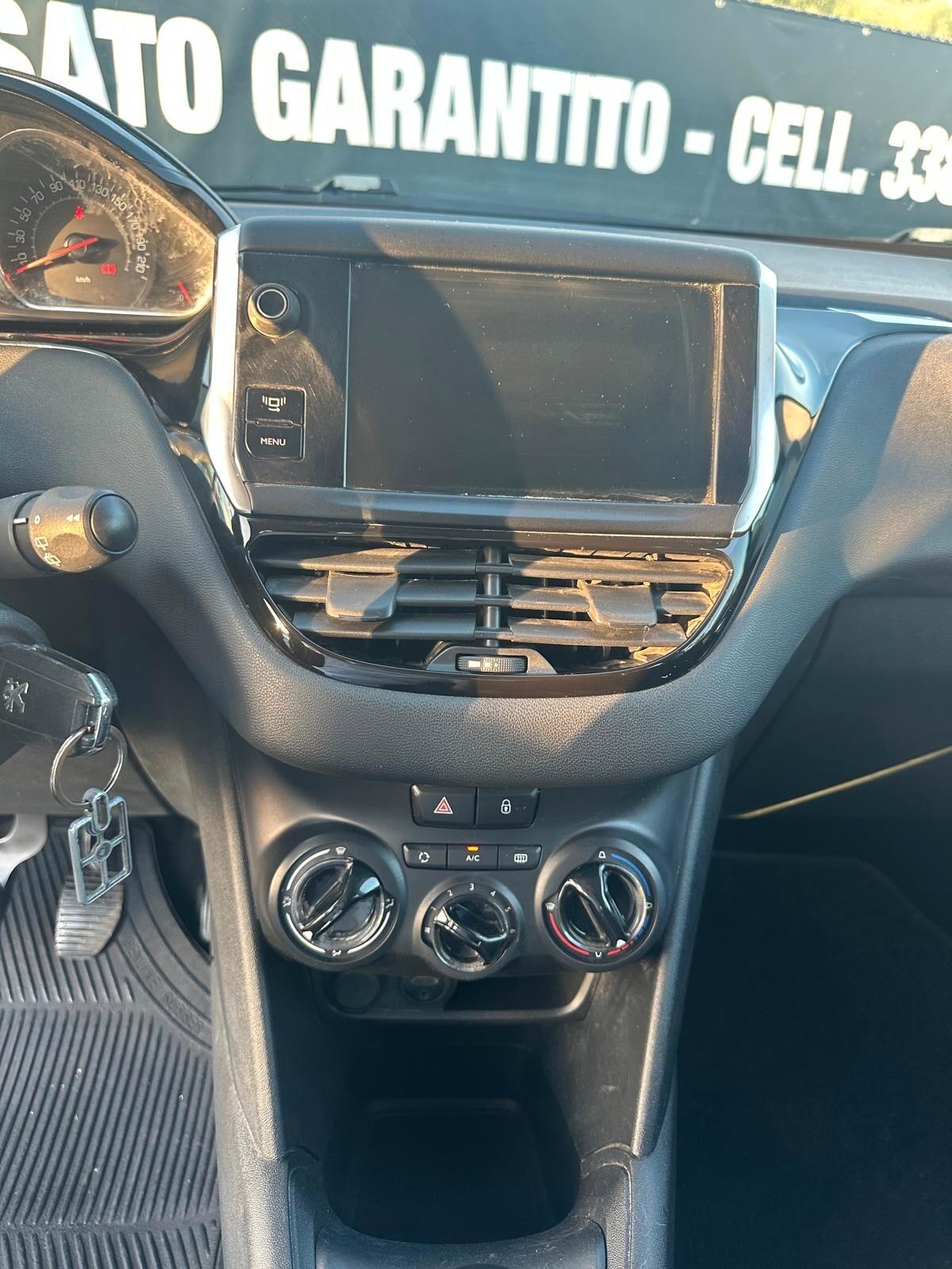 Peugeot 208 1.4 HDi 68 CV 5 porte Allure-02/2014