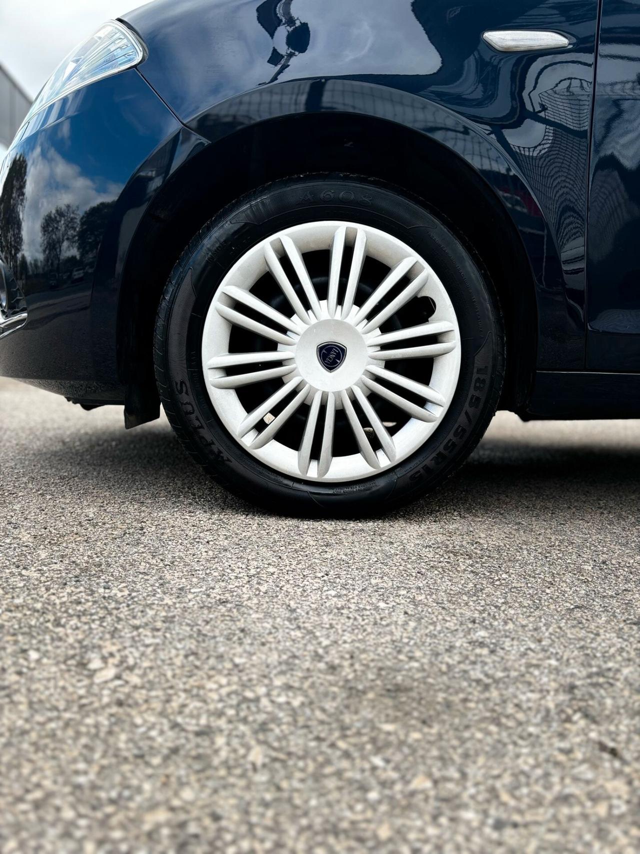 Lancia Ypsilon 1.0 FireFly 5 porte S&S Hybrid Ecochic Gold
