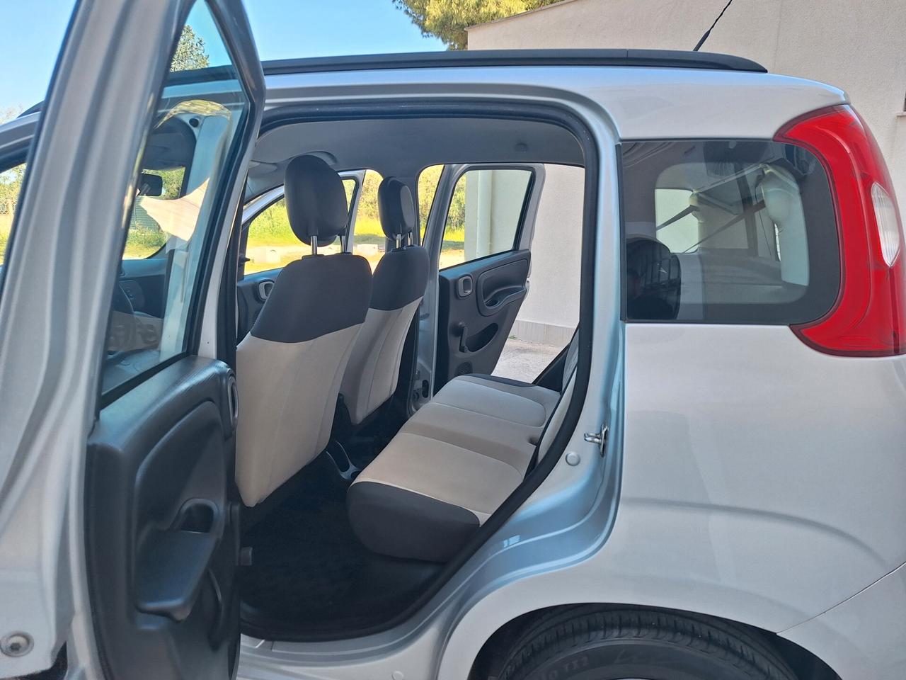 Fiat Panda 1.2 Lounge BLUE&ME SENSORI 2013