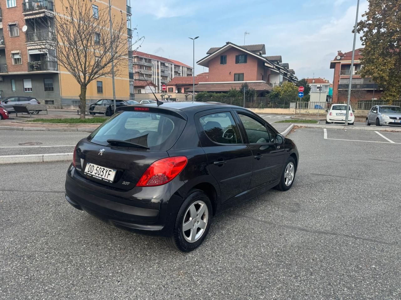 Peugeot 207 1.4 88CV 3p. ONE Line .3515459489
