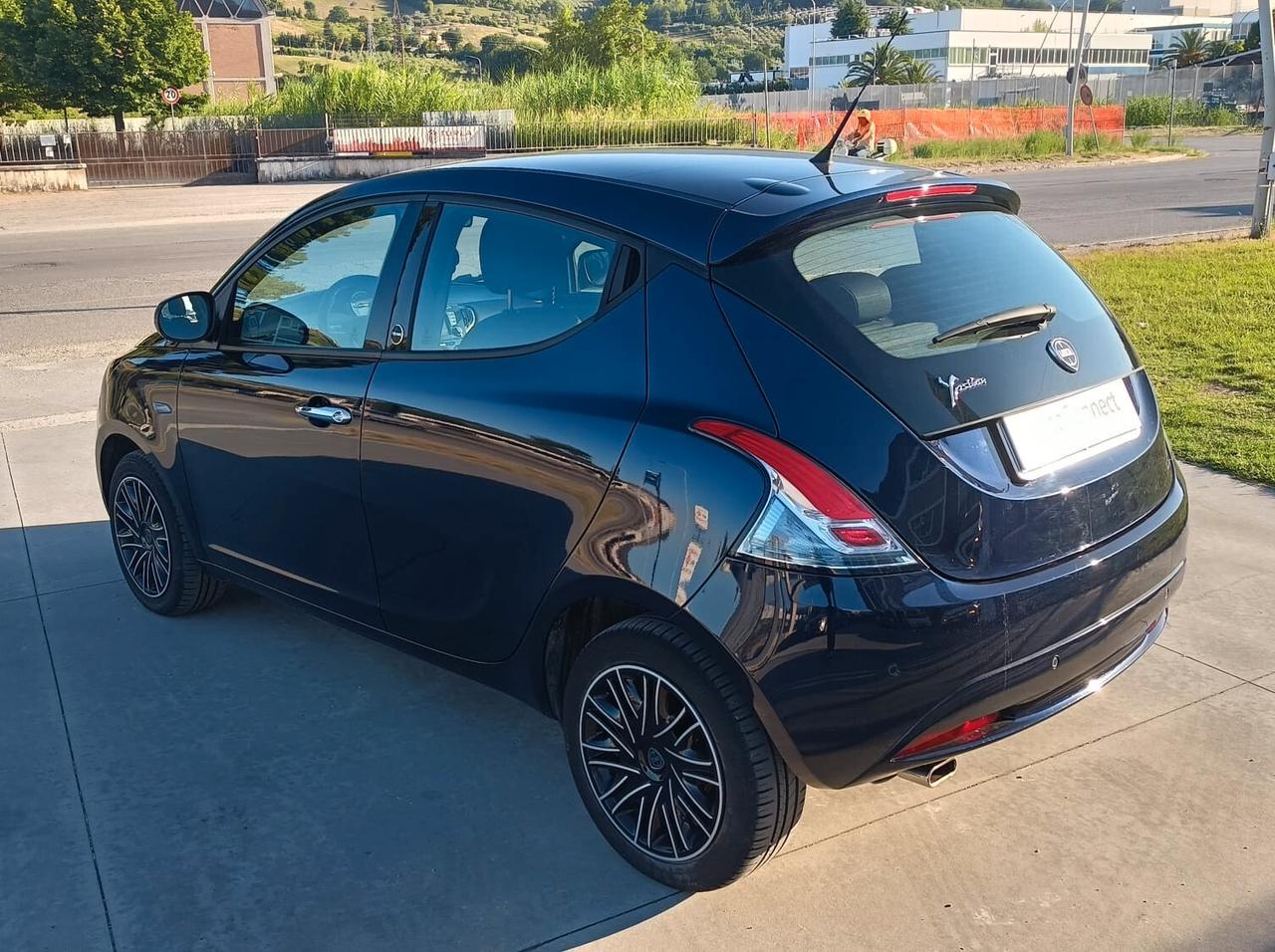 Lancia Ypsilon 1.2 69 CV 5 porte GPL Ecochic Gold