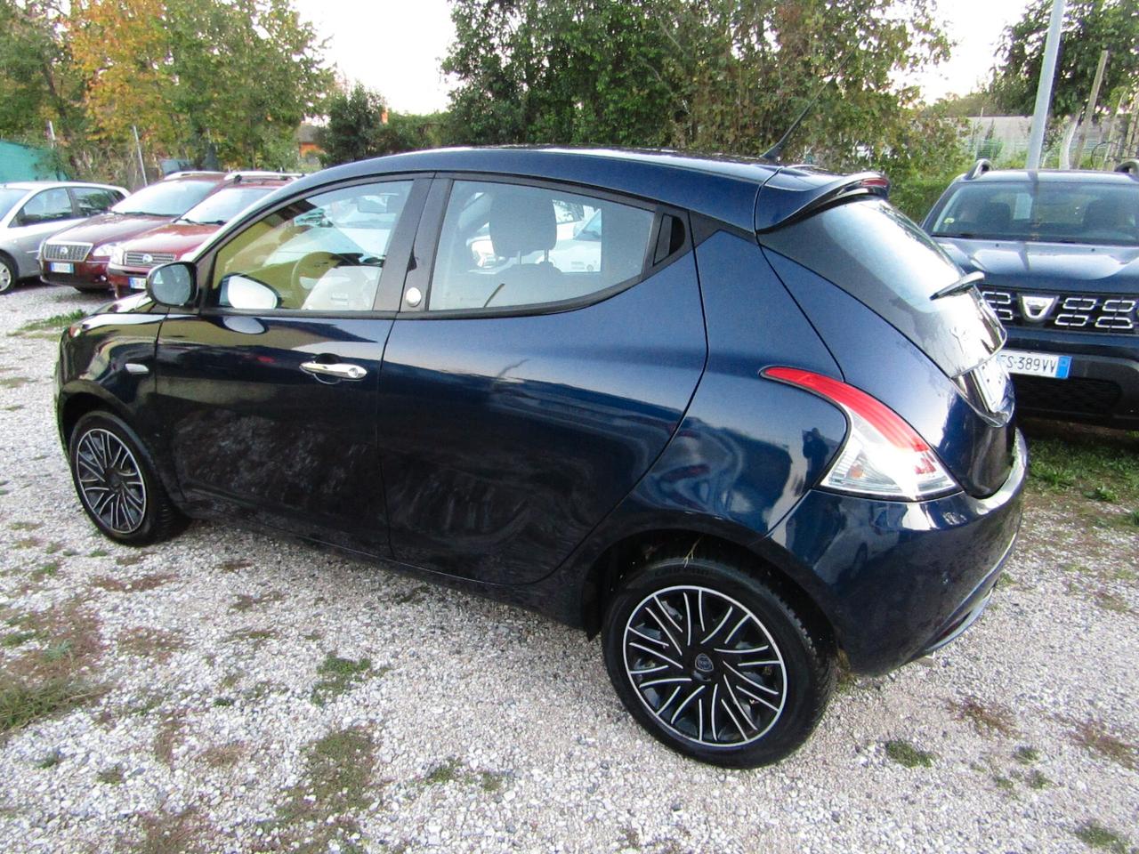 Lancia Ypsilon 1.2 5 porte Gold GPL originale