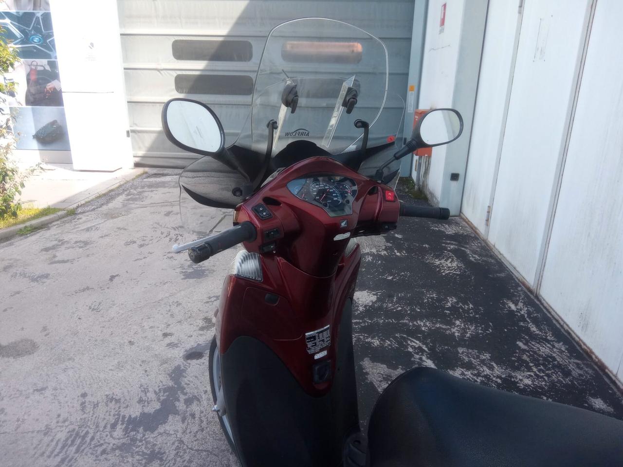 Honda SH 300 i