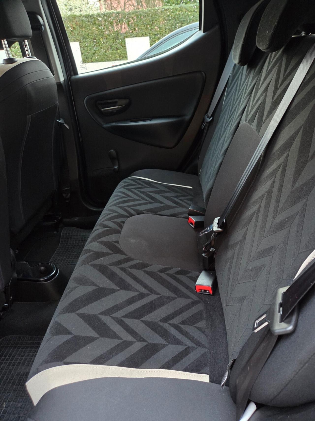 Lancia Ypsilon NEOPATENTATI - 2017