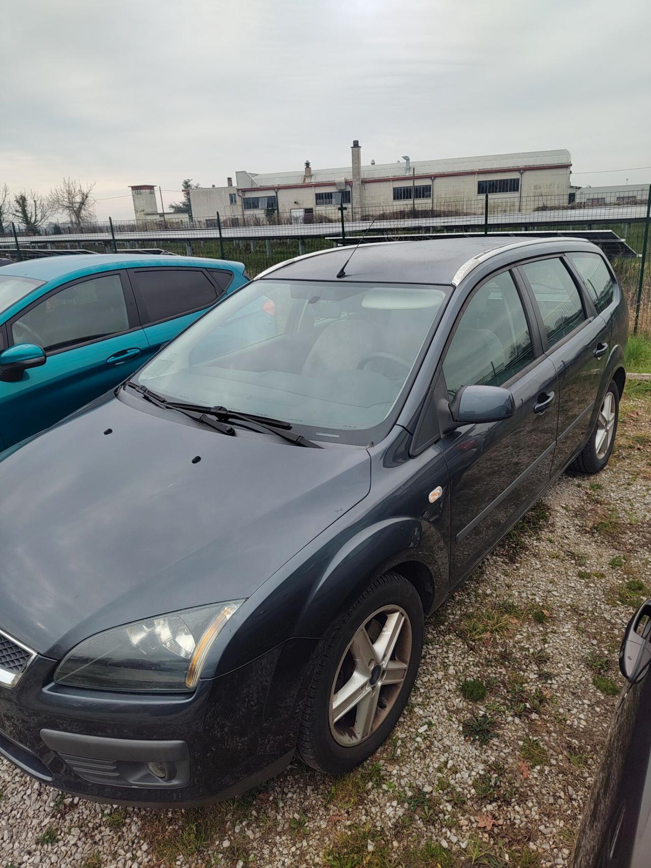 Ford Focus ) S.W. 1.8 diesel Unipropretario gancio traino.