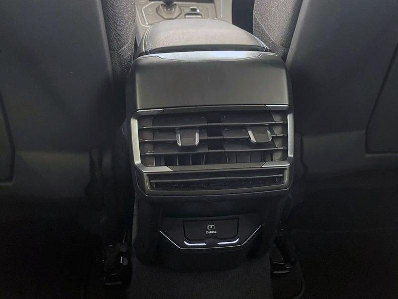 Lynk & Co 01 01 PHEV