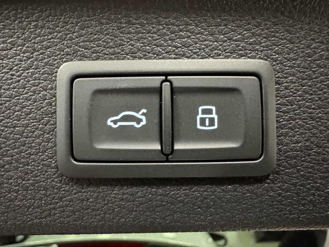 AUDI Q2 35 TDI S tronic Business Advanced