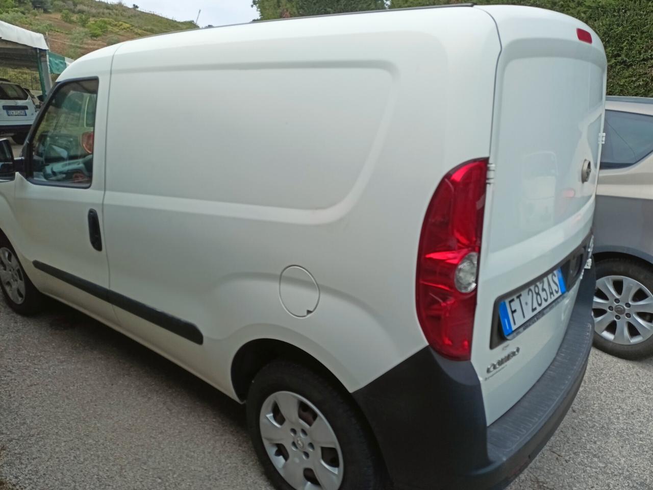 Opel Combo 1.3 CDTi 95CV BLITZ L1H1 750KG E6