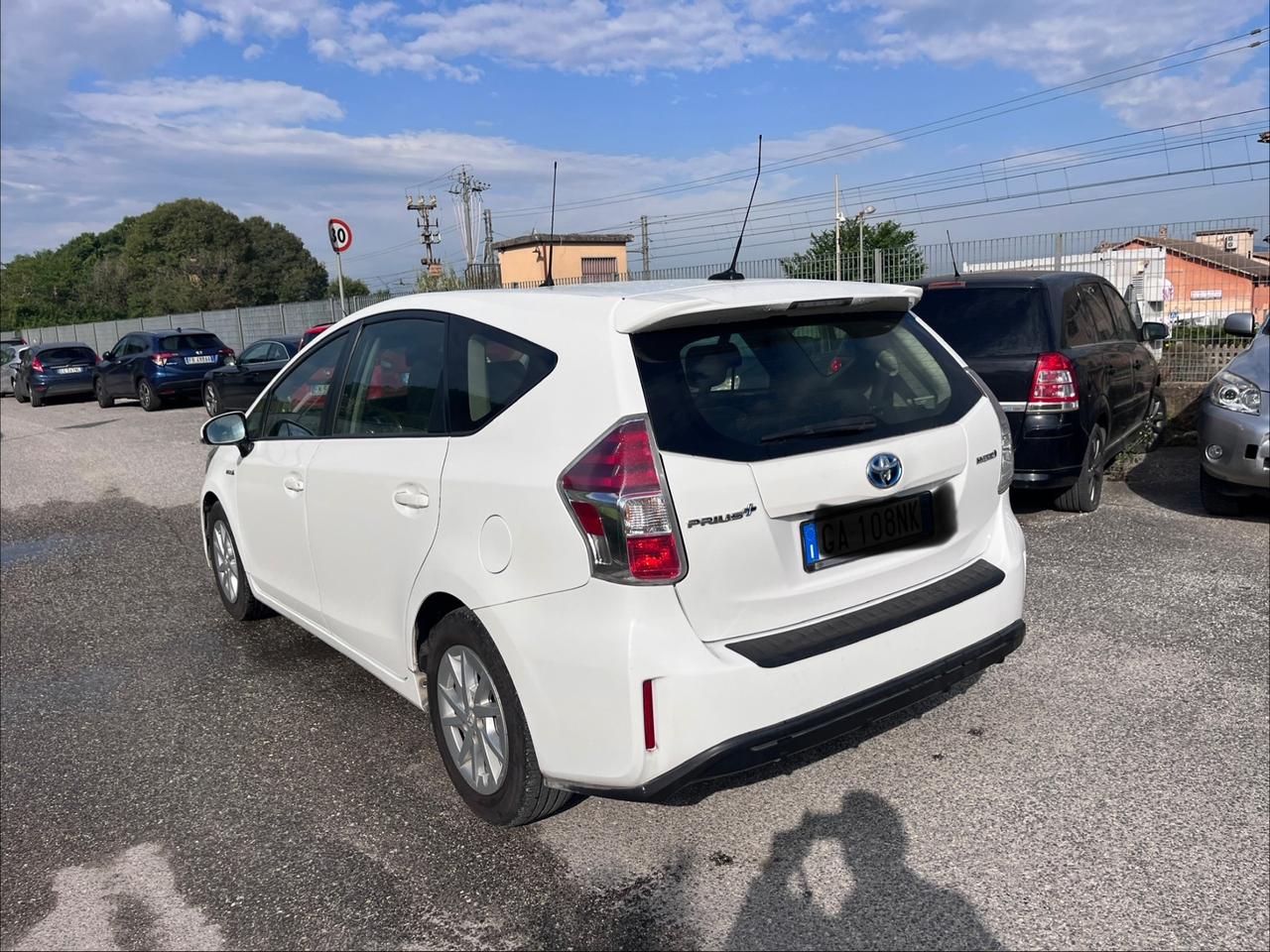 Toyota Prius 1.8 AWD Lounge