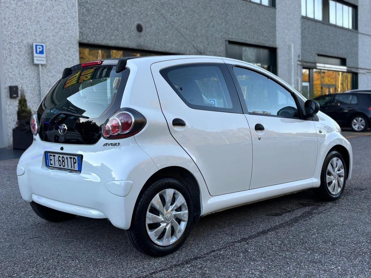 Toyota Aygo 1.0 VVT-i 69 CV 5 porte x-cool