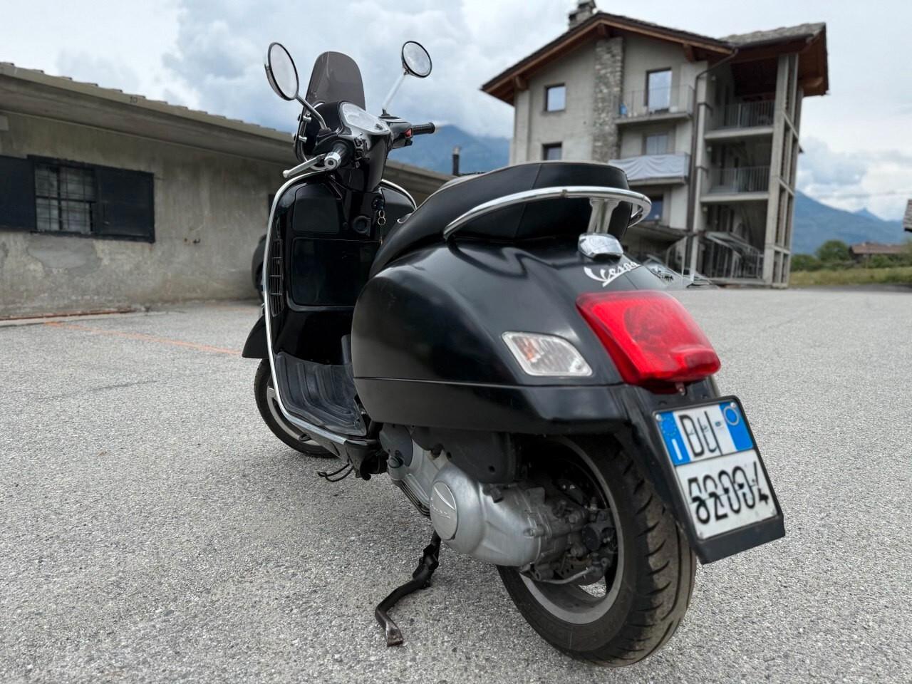 Piaggio Vespa 300 GTS