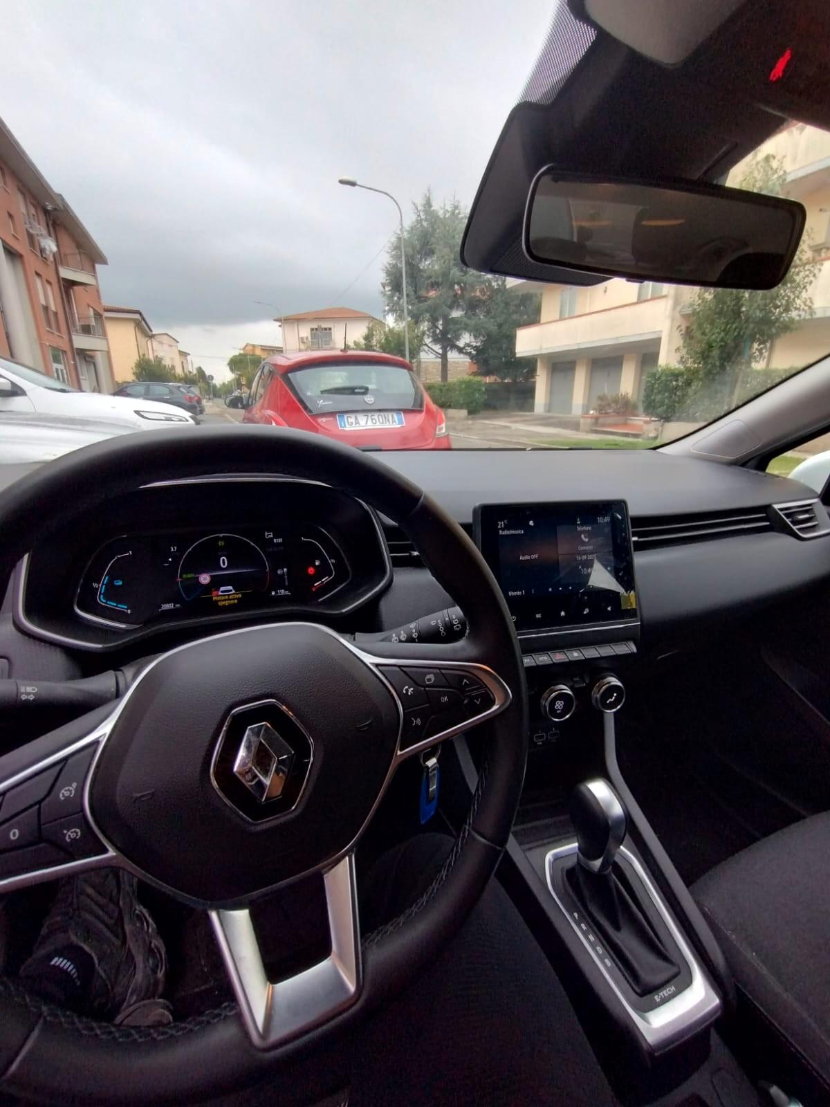 Renault Clio Full Hybrid E-Tech 140 CV 5 porte Initiale Paris