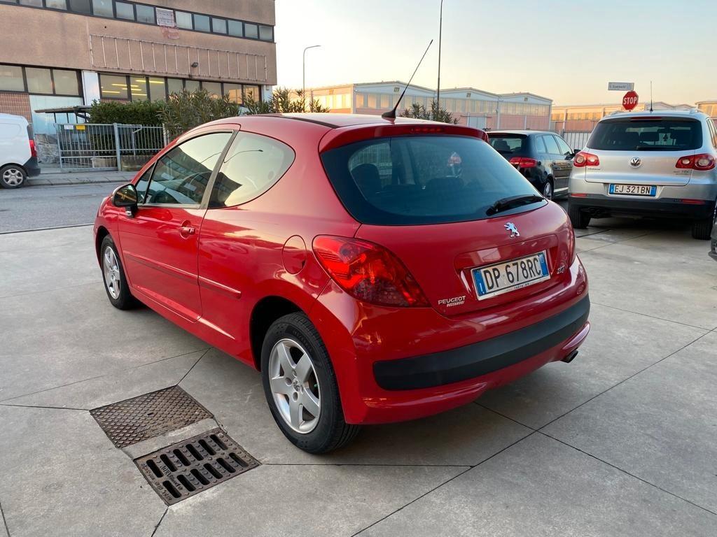 Peugeot 207 1.4 8V 75CV 3p. X Line