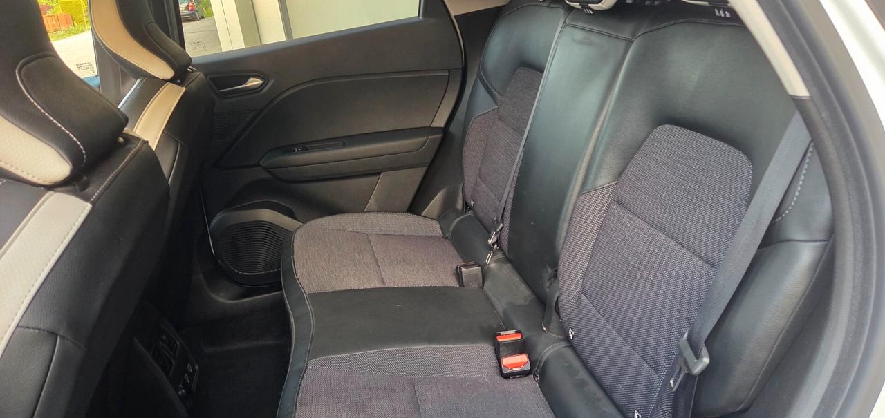 Renault Captur Full Hybrid E-Tech 145 CV Initiale Paris