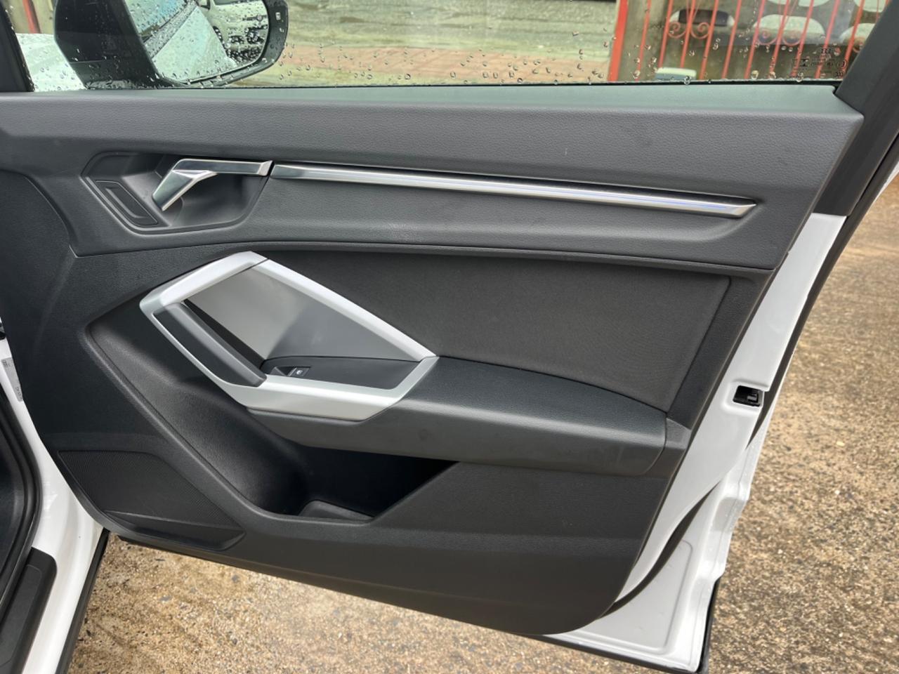 Audi Q3 35 TDI S tronic Business Advanced