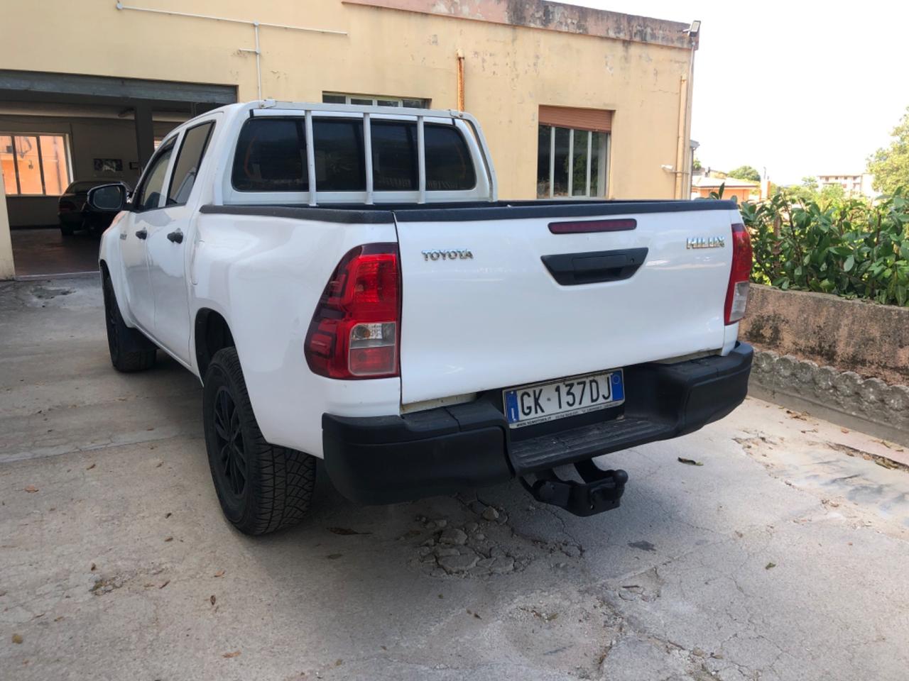 Toyota Hilux 2.4 D-4D 4WD 4 porte Double Cab Lounge