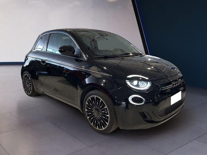 FIAT 500 elettrica Nuova Hatchback My23 La Nuova - La Prima By Bocelli Berlina