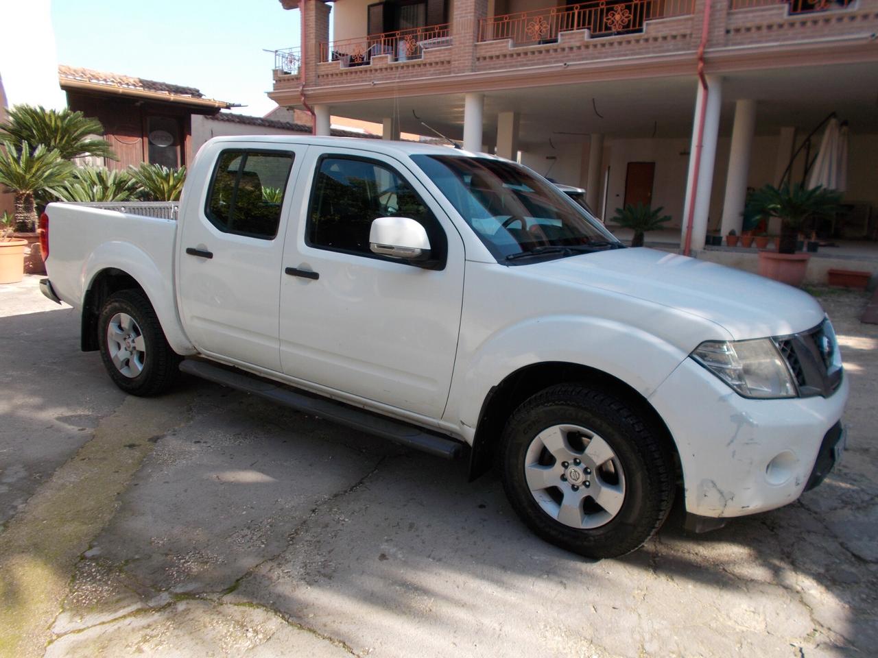 Nissan Navara 2.5 dCi 190CV 4 porte Double Cab LE