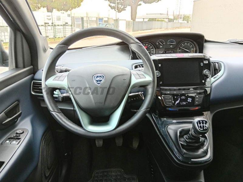 Lancia Ypsilon Ypsilon 1.0 firefly hybrid Platino s&s 70cv