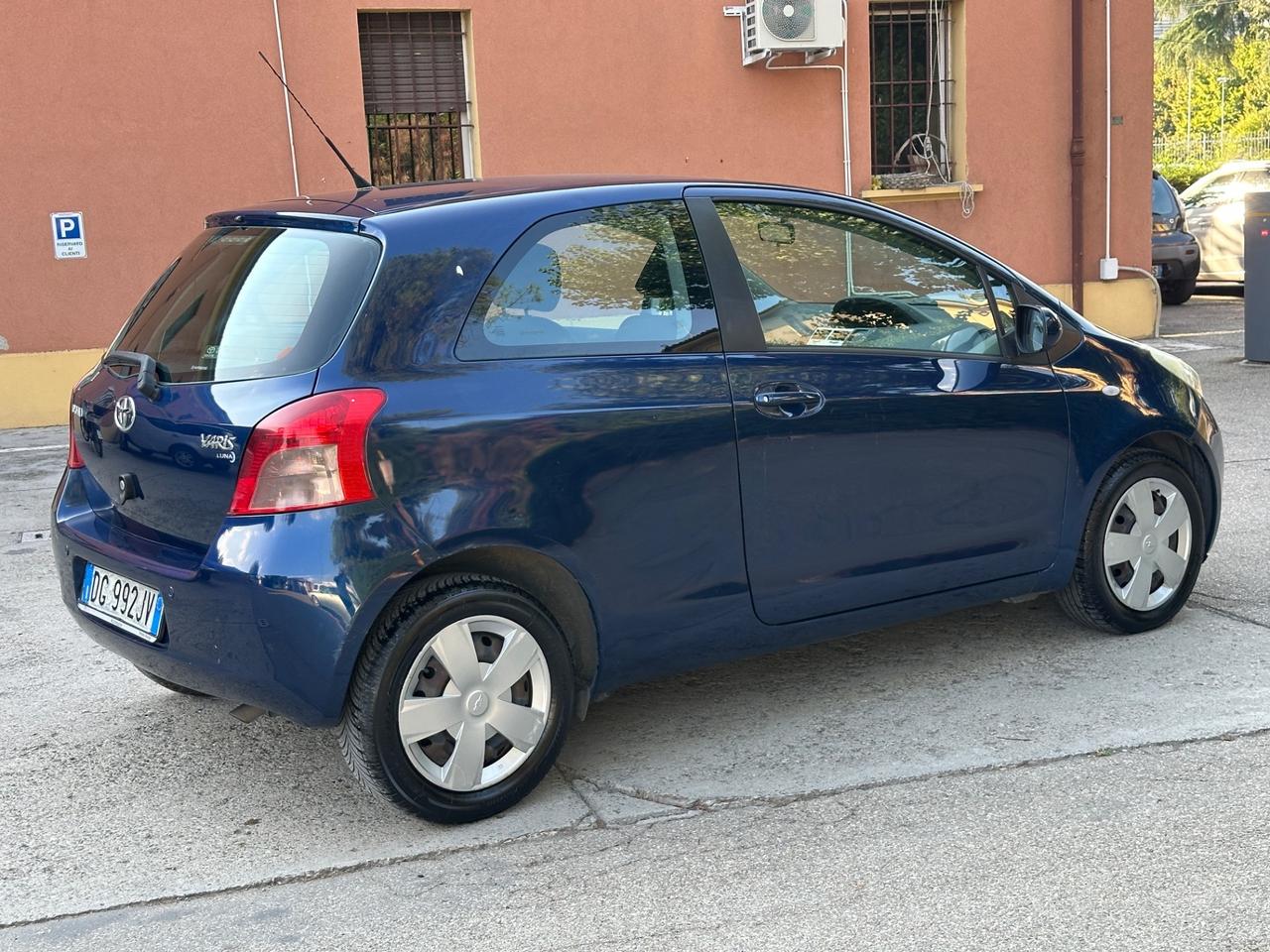Toyota Yaris 1.3 3 porte cambio automatico