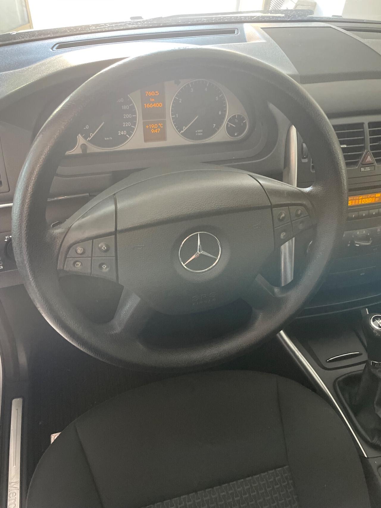 MERCEDES CLASSE B 180 116 CV "OK NEOPATENTATI"