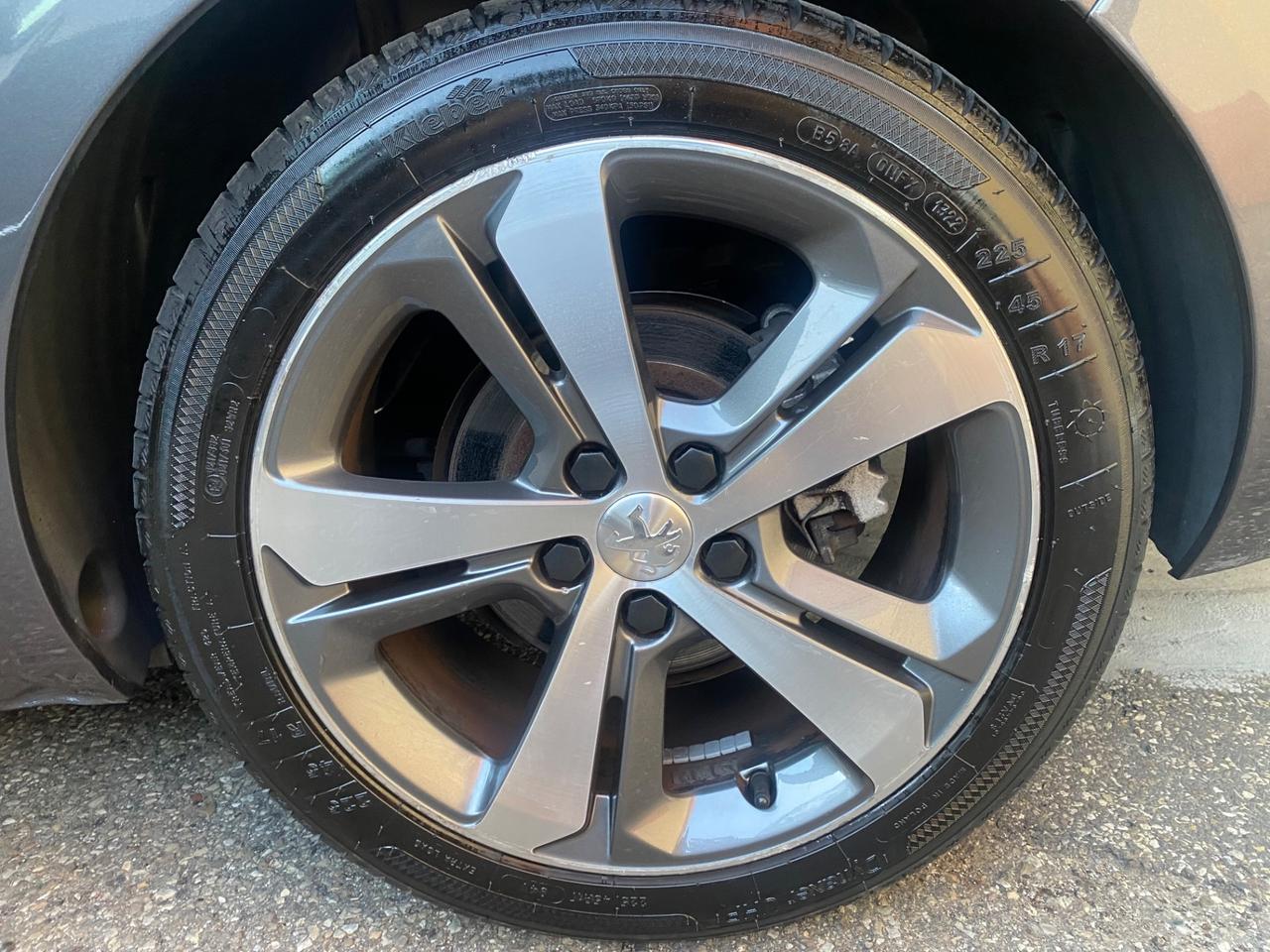 Peugeot 308 PureTech Turbo 130 S&S SW Allure