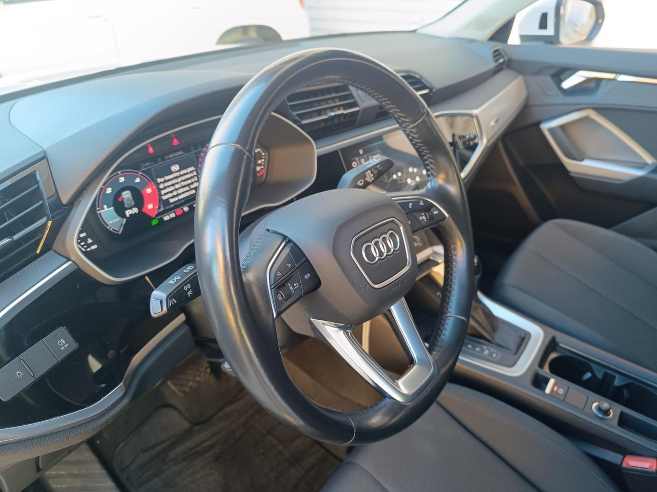 Audi Q3 35 TDI S tronic Business Advanced