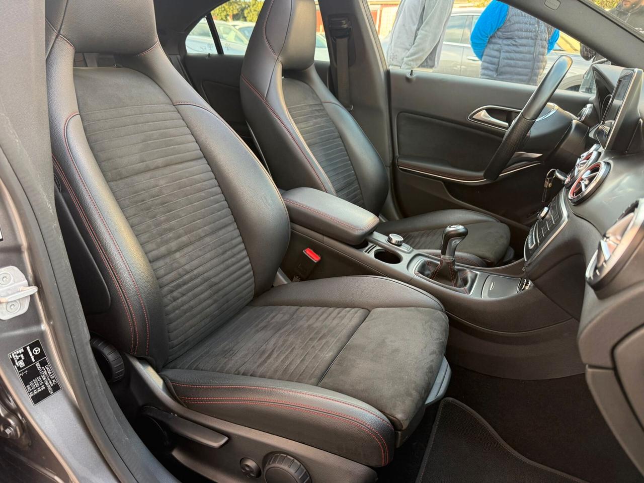 Mercedes-benz CLA 200 d Premium Amg 72000km