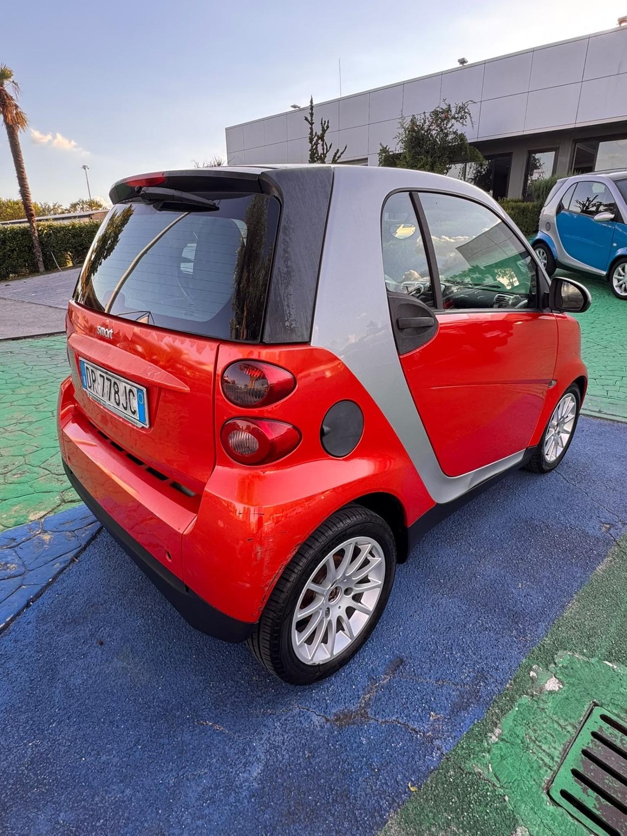 Smart ForTwo 1000 52 kW coupe limited one