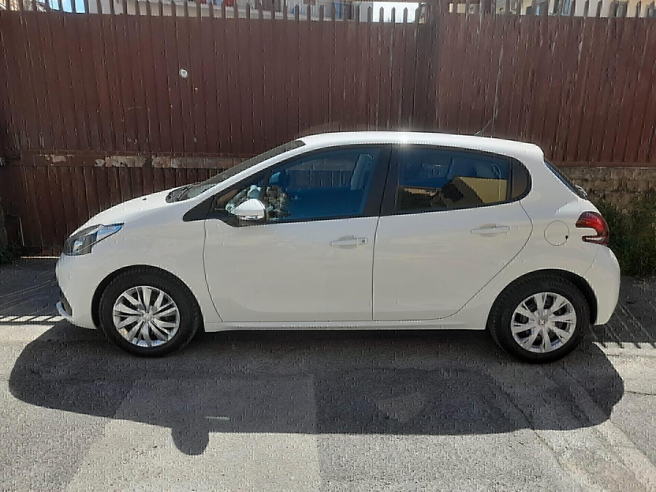 Peugeot 208 PureTech 82 5 porte Allure