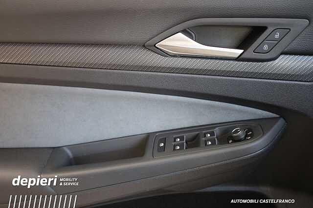 Volkswagen Golf 1.5 eTSI EVO DSG R-Line -MHEV