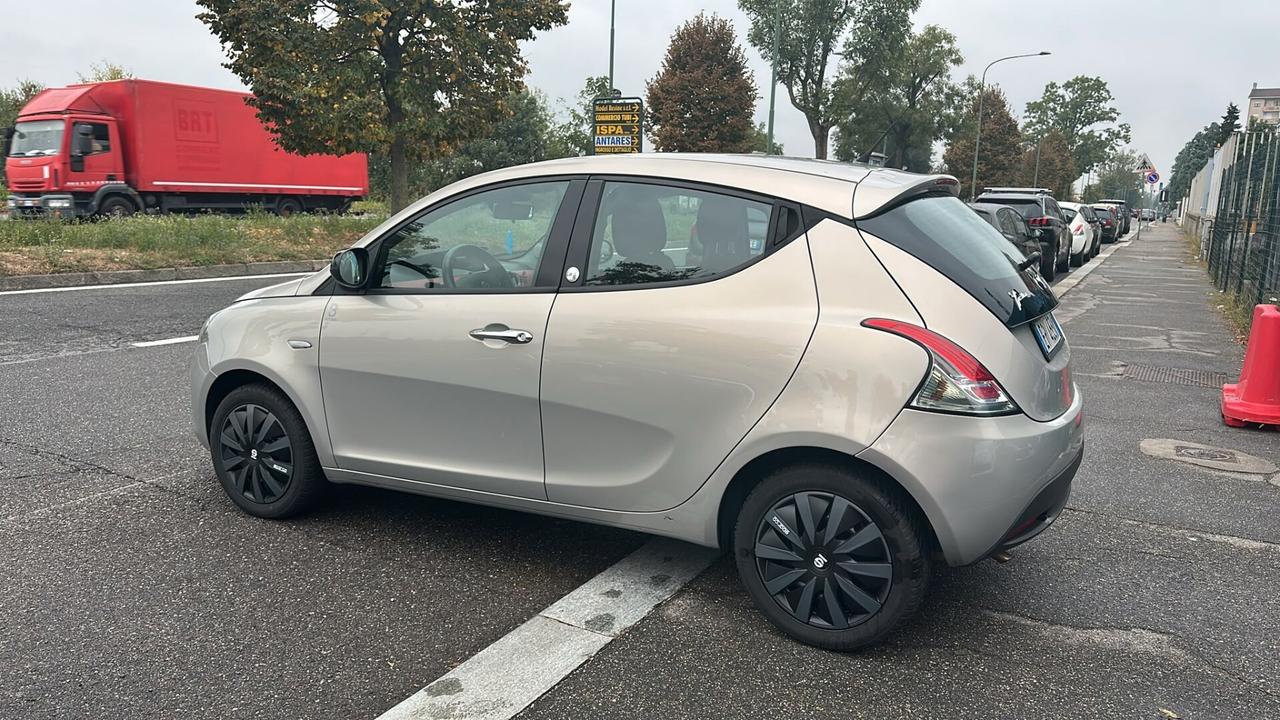 Lancia Ypsilon 1.2 69 CV 5 porte GPL Ecochic Gold
