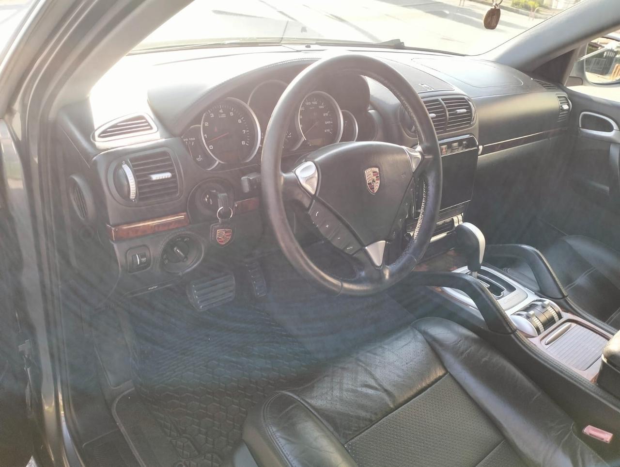 Porsche Cayenne 4.5 cat S