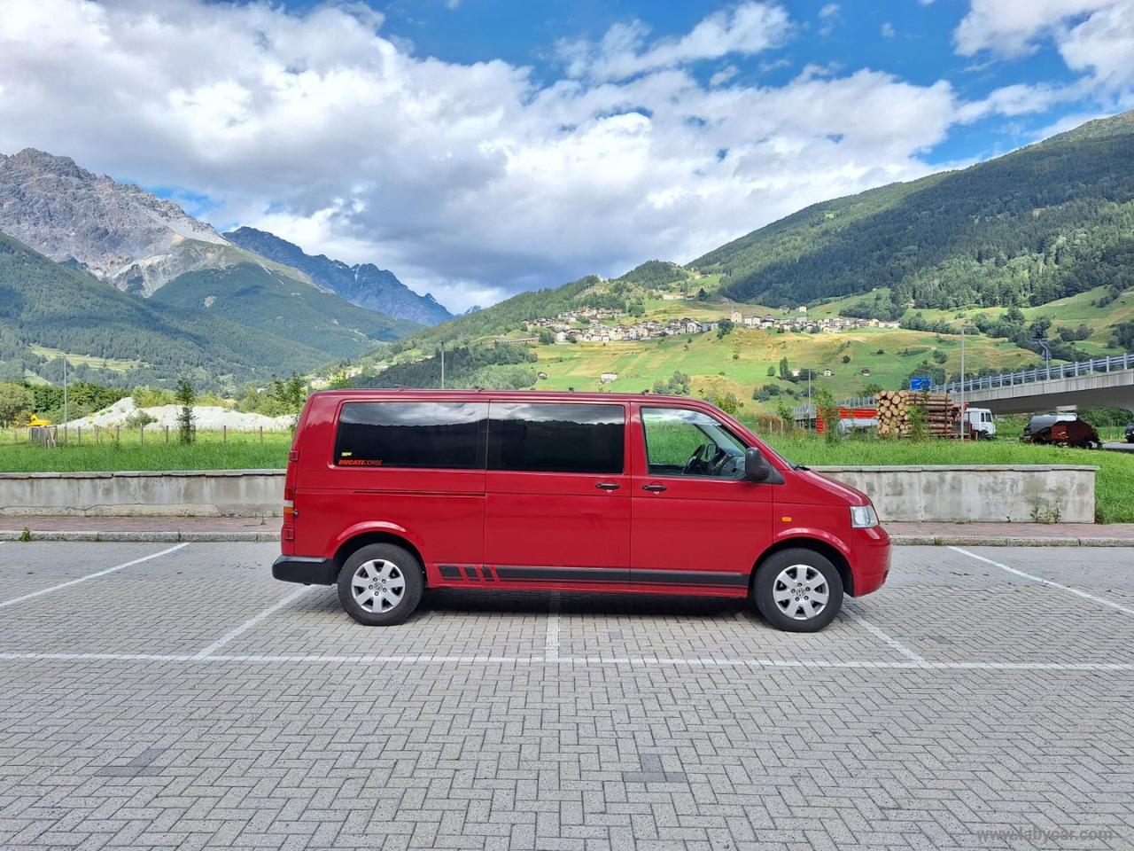 T5 Transporter 2.5 TDI 130CV 8 POSTI GANCIO TRAINO