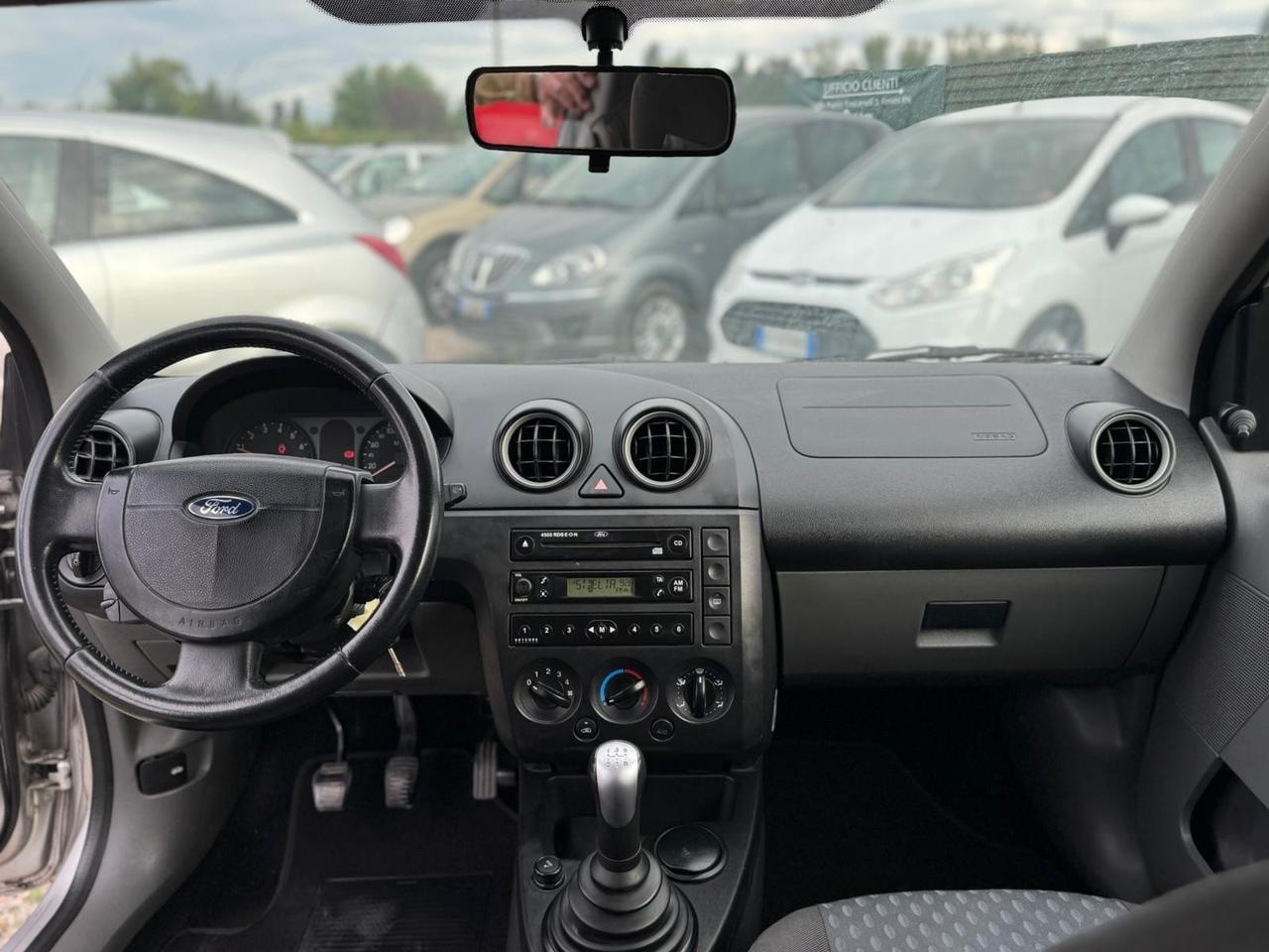 Ford Fiesta 1.2 16V 3p. Ghia Neopatentati