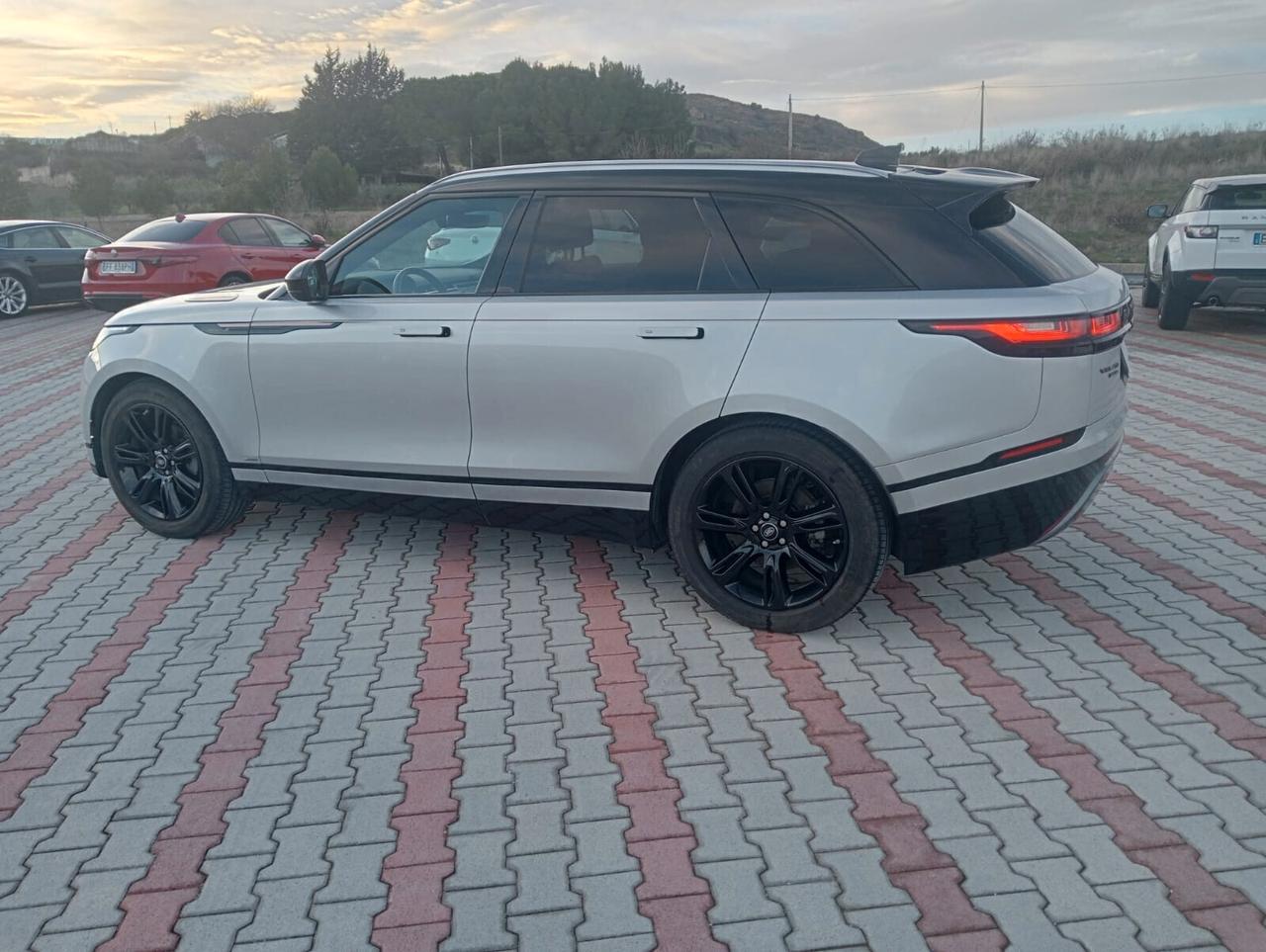 Range Rover Velar 2.0D I4 240 CV R-Dynamic