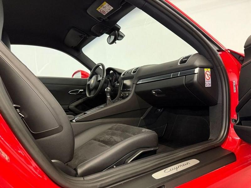 Porsche Cayman 2.7
